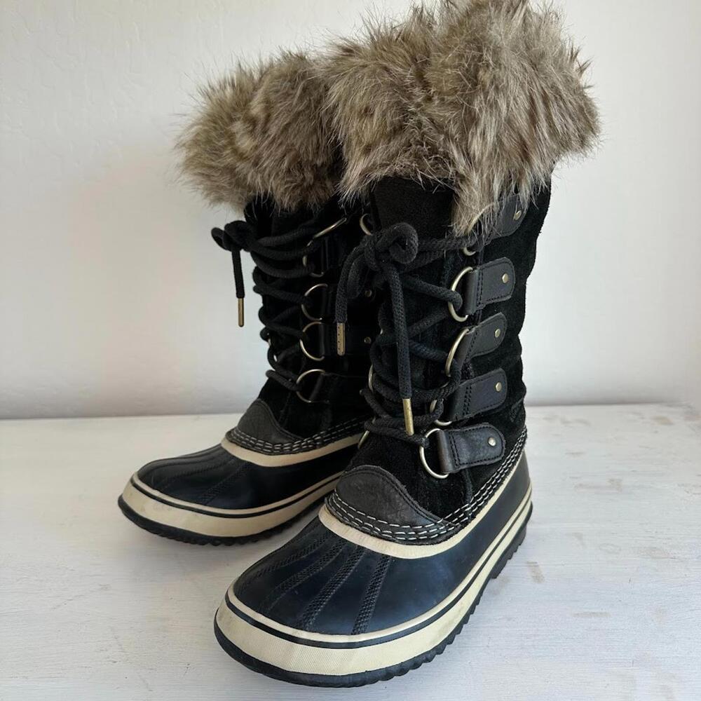 Sorel Black and Tan Faux-Fur Trim Lace-Up Winter Booties